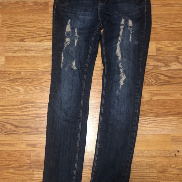 🌸3/$25- Ripped jeans - Picture 3 of 4